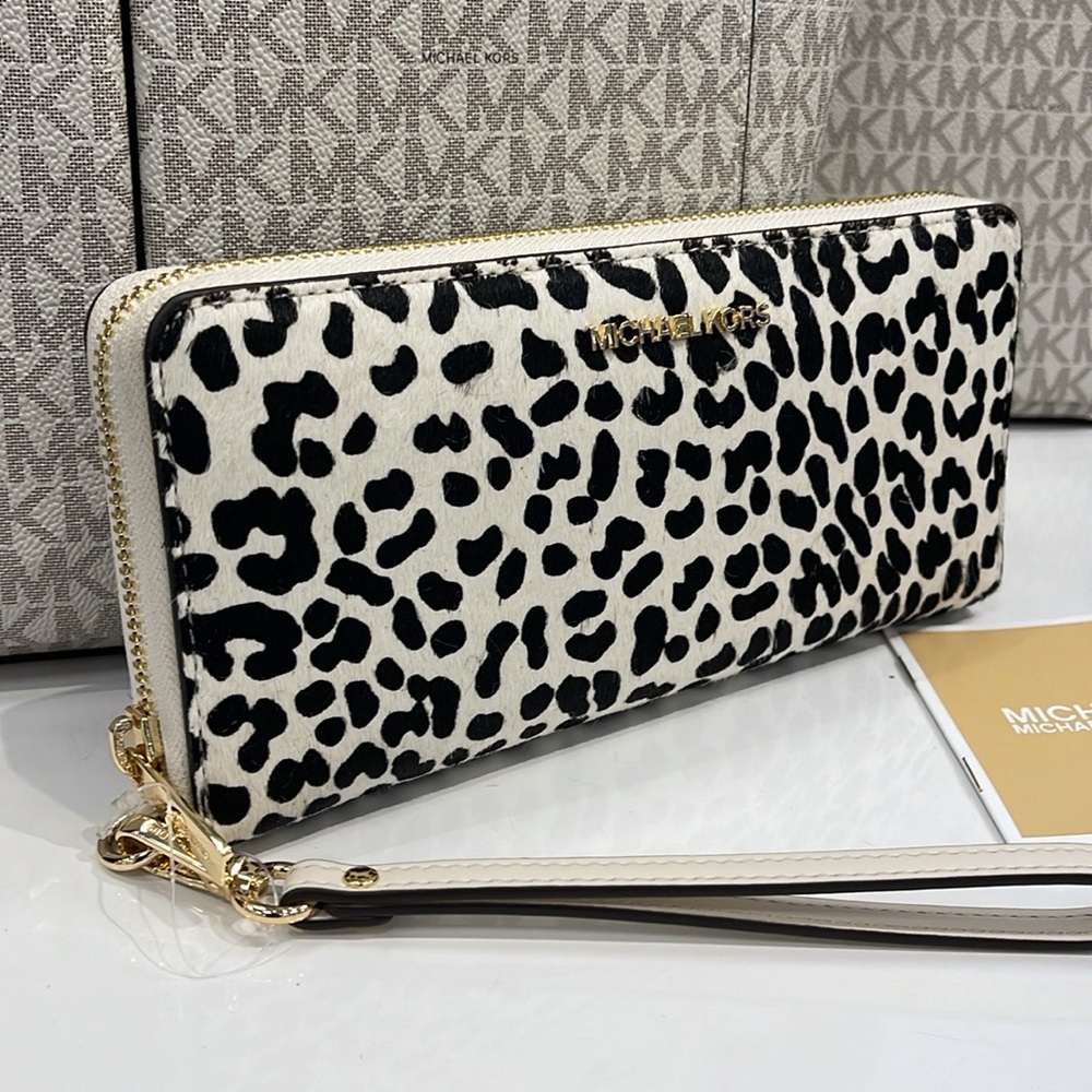MICHAEL KORS
Leather Lg Continental Wristlet Phone Wallet Exotic Print Hair Calf - Picture 2 of 16